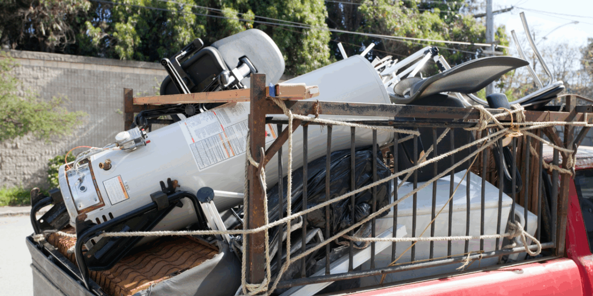 truck-accident-loose-cargo