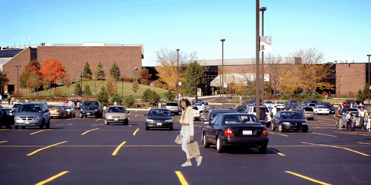 pedestrian-accident-in-parking-lot