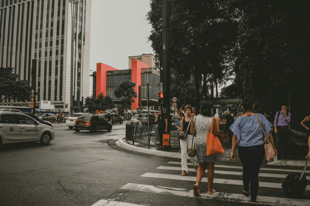 from-crosswalk-to-courtroom:-when-to-call-a-broken-bones-attorney-after-a-pedestrian-accident