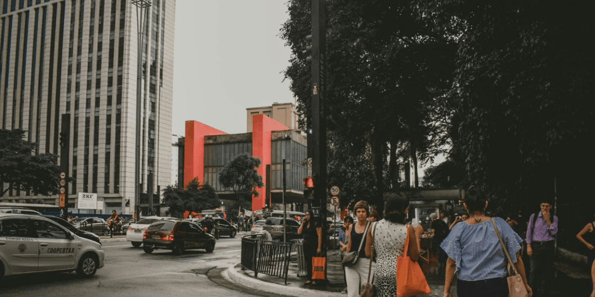 from-crosswalk-to-courtroom:-when-to-call-a-broken-bones-attorney-after-a-pedestrian-accident