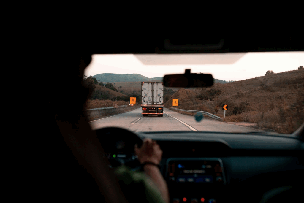 truck-accident-lawyer-vs-regular-injury-attorney:-what’s-the-difference?