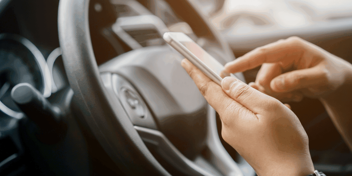 what-happens-if-a-rideshare-driver-crashes-while-using-the-app-to-pick-up-a-passenger?